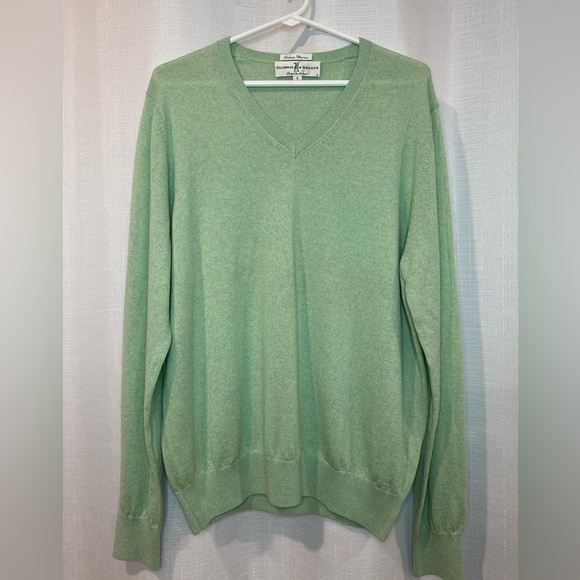 Fairway & Greene V-Neck Sweater
Italian Merino in Size Small Color Light Green - Picture 2 of 6